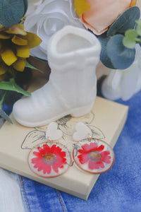 Real Pressed Flower Earrings | White Heart Post | Game Day Look | Football and Florals